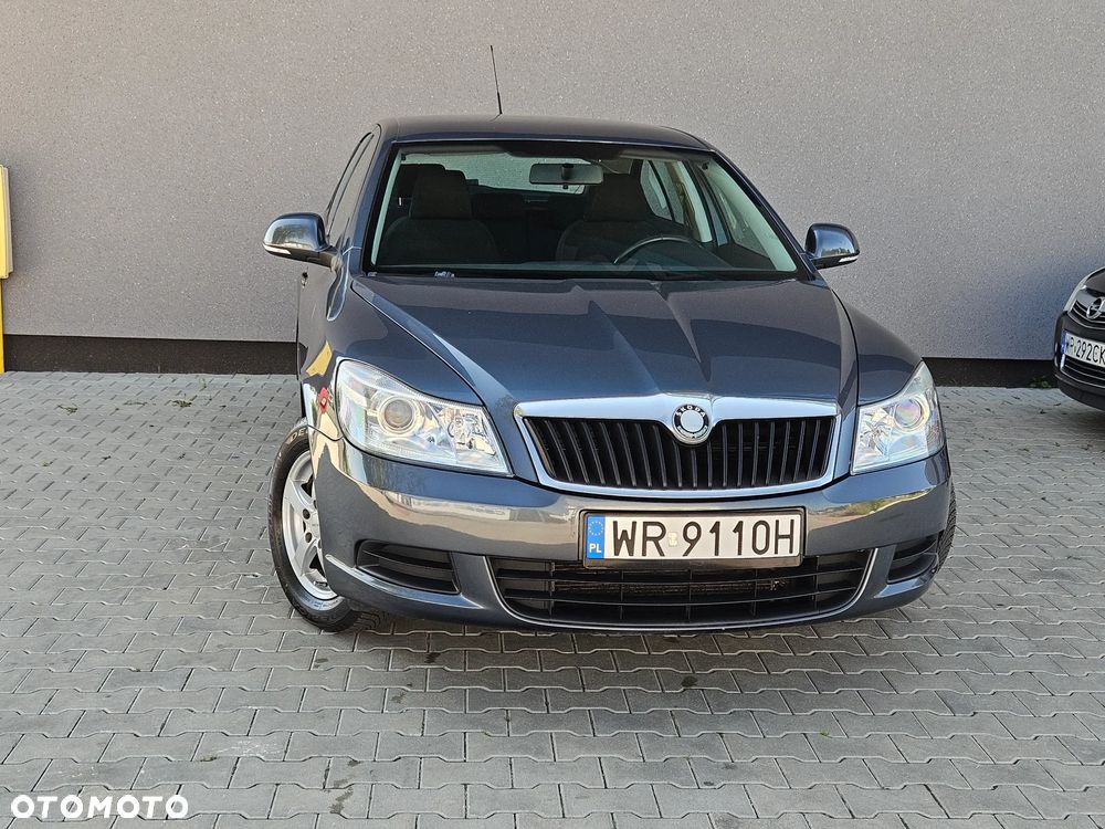 Skoda Octavia 1.6 Ambiente - 9