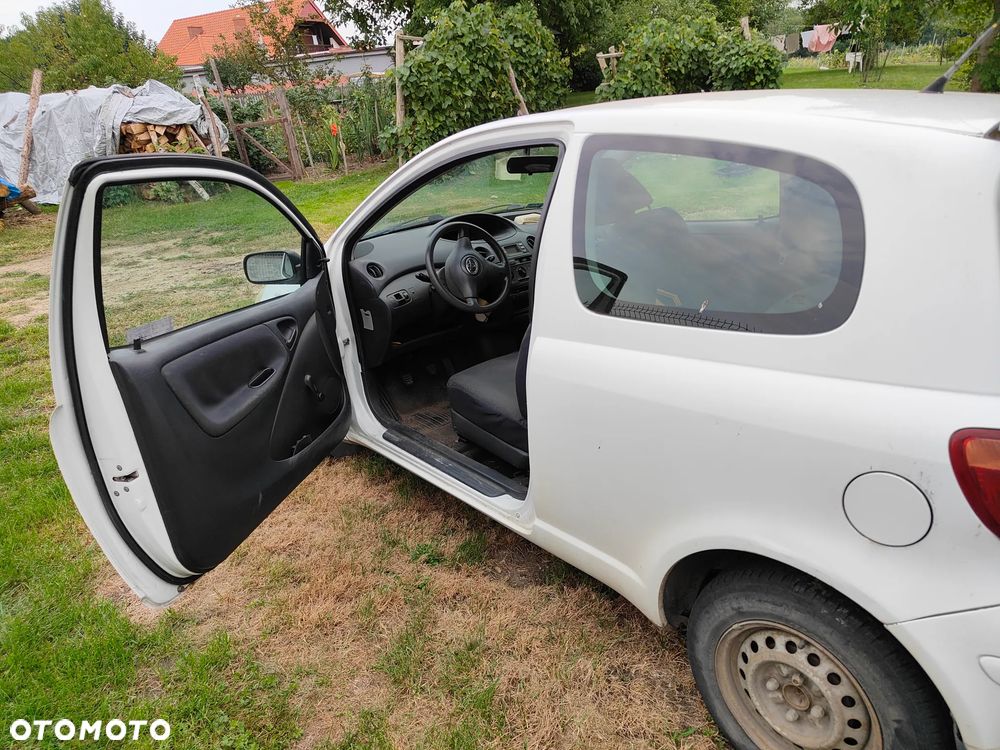 Toyota Yaris 1.0 Base - 4