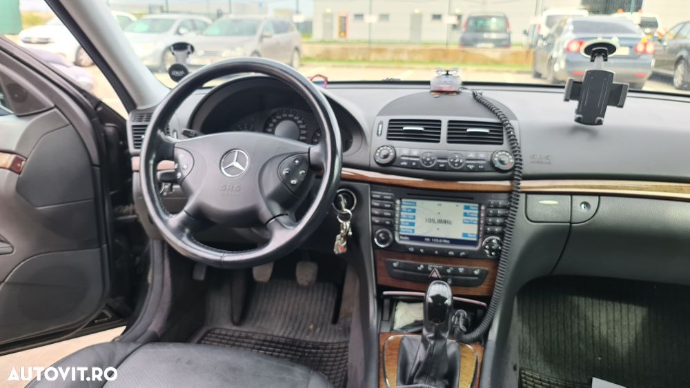 Mercedes-Benz E 200 KOMPRESSOR Elegance - 32