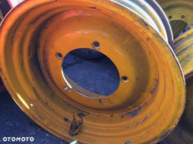 JCB 3cx Contractor - Felga 15x28 - 1