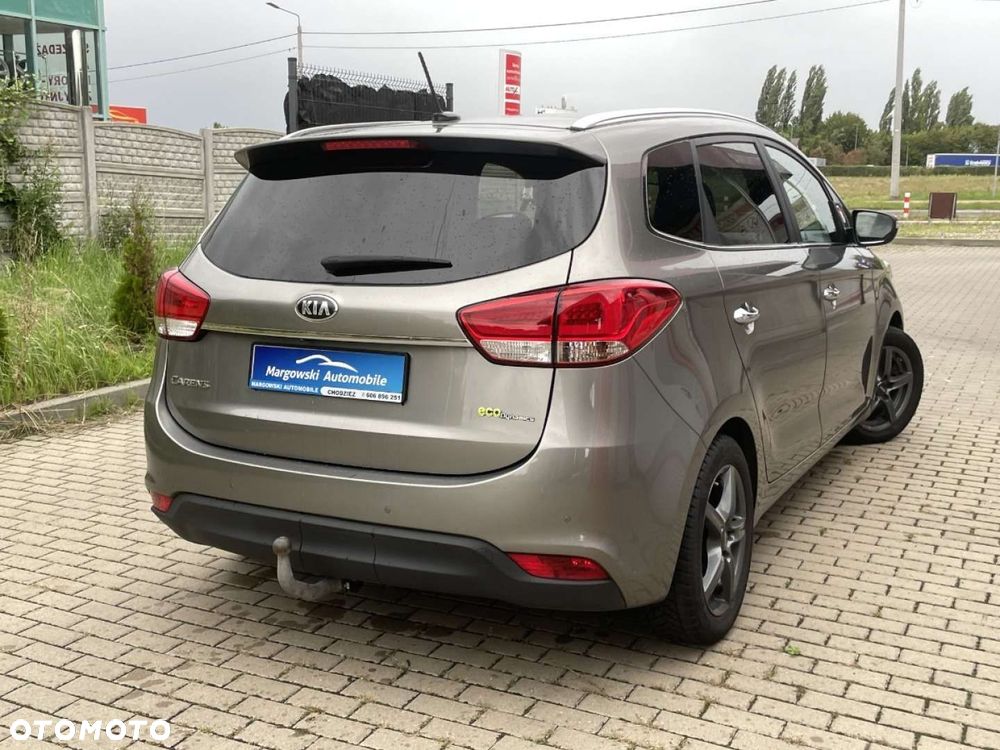 Kia Carens - 9