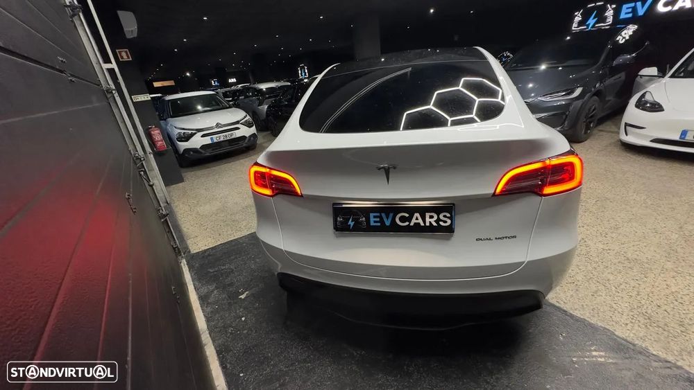 Tesla Model Y Long Range Dual Motor AWD - 5