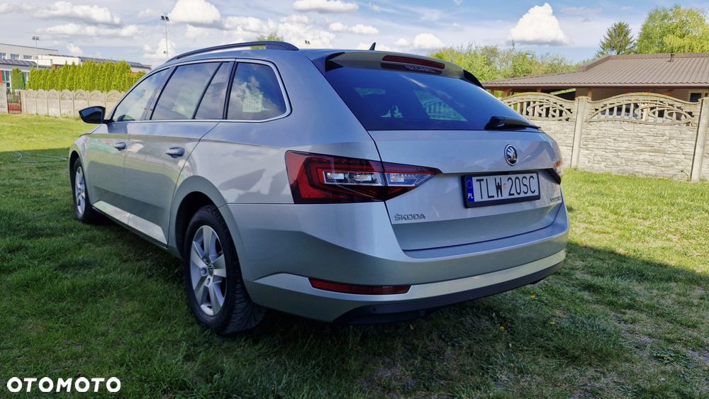 Skoda Superb 1.6 TDI DSG Ambition - 4