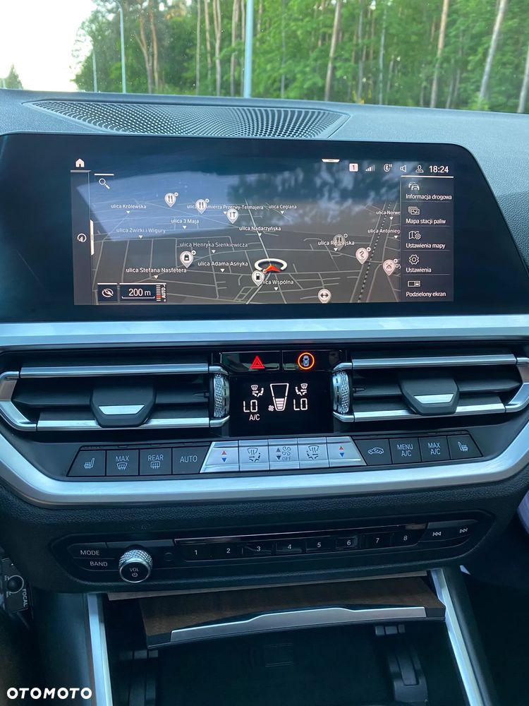 BMW Seria 3 330i M Sport - 29