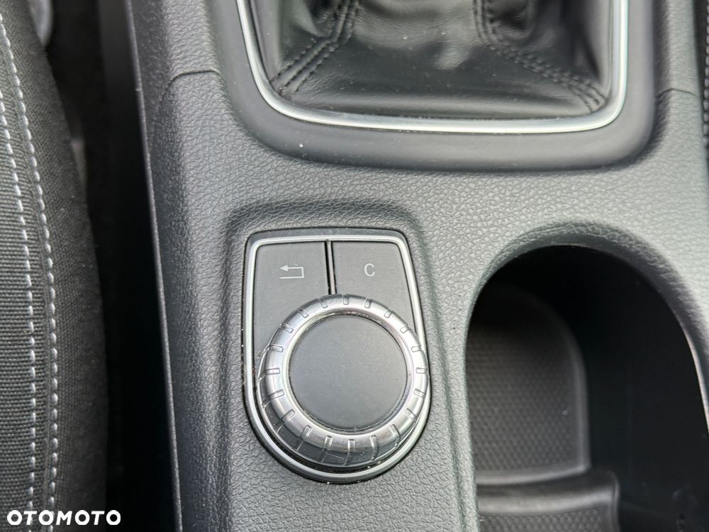 Mercedes-Benz Klasa A 180 (BlueEFFICIENCY) Urban - 15