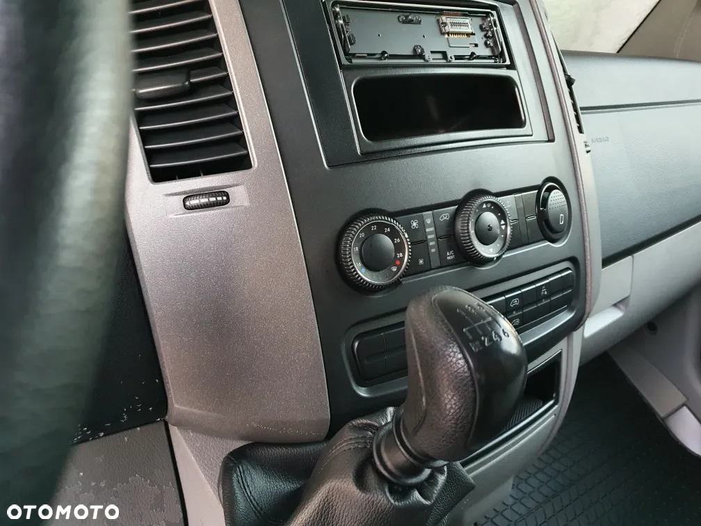 Volkswagen CRAFTER  2,5 TDI - 3