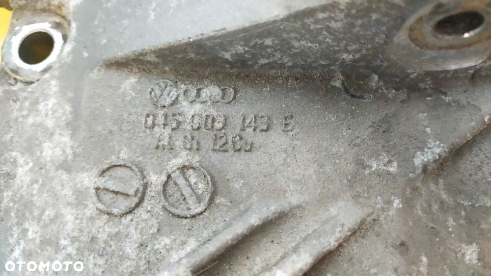 PODSTAWA ŁAPA ALTERNATORA VW 045903143F - 2