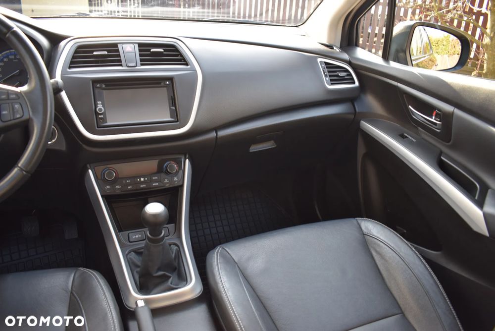 Suzuki SX4 S-Cross 1.6 VVT 4x2 limited+ - 11