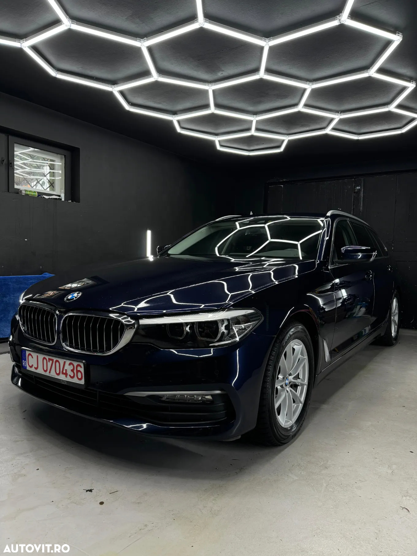 BMW Seria 5 520d xDrive Aut. - 2