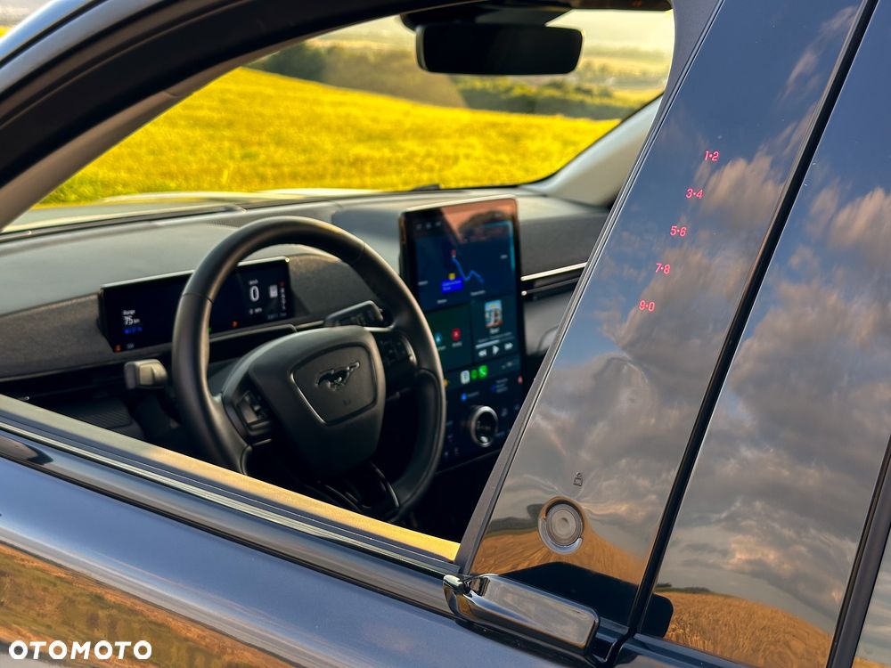 Ford Mustang Mach-E PREMIUM - 9