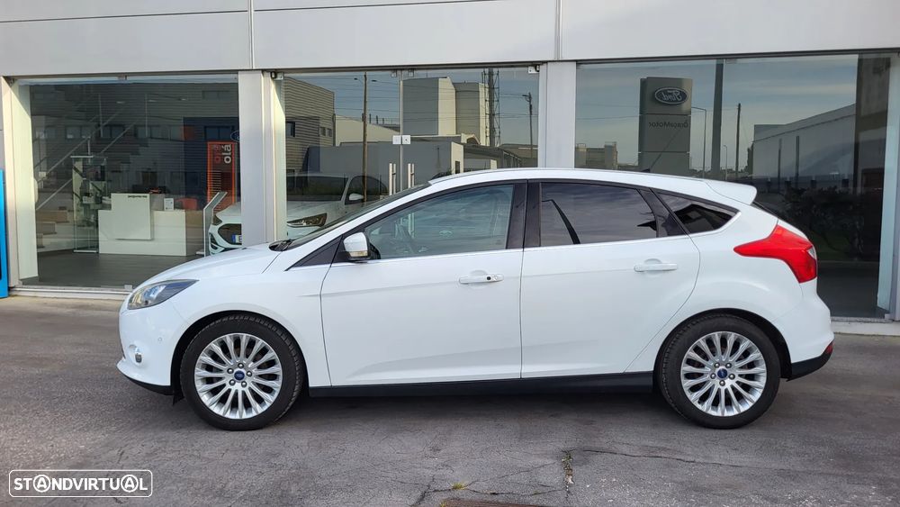 Ford Focus 1.0 EcoBoost S&S TITANIUM - 2