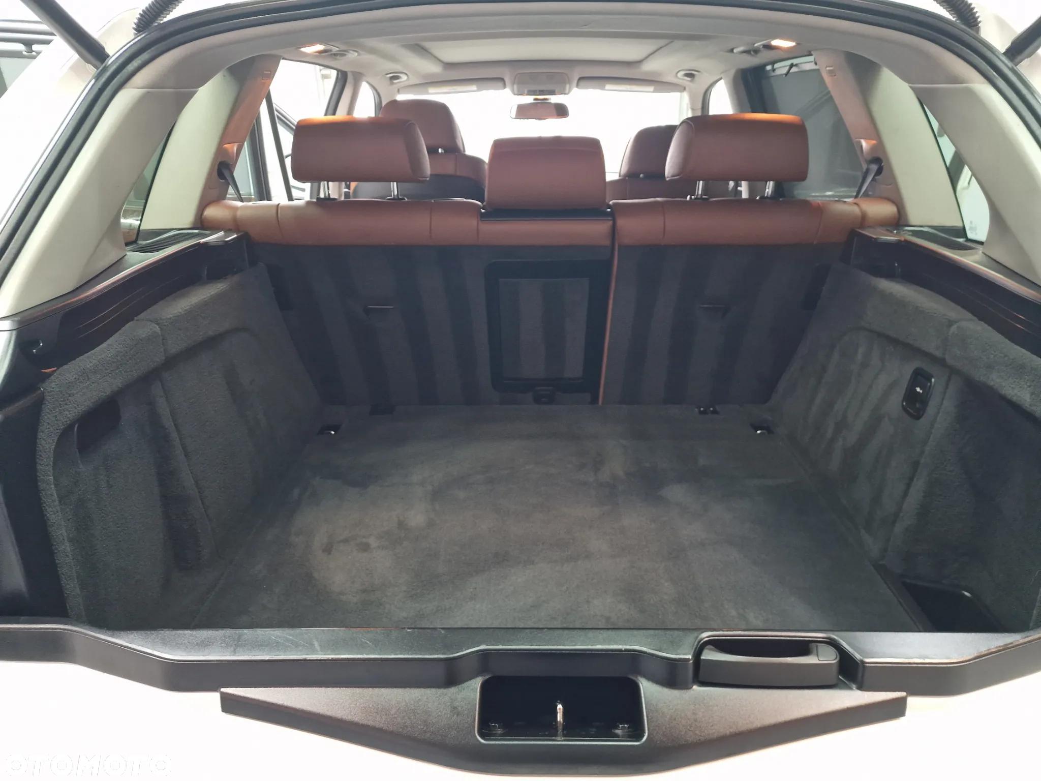 BMW X5 3.5i xDrive - 9
