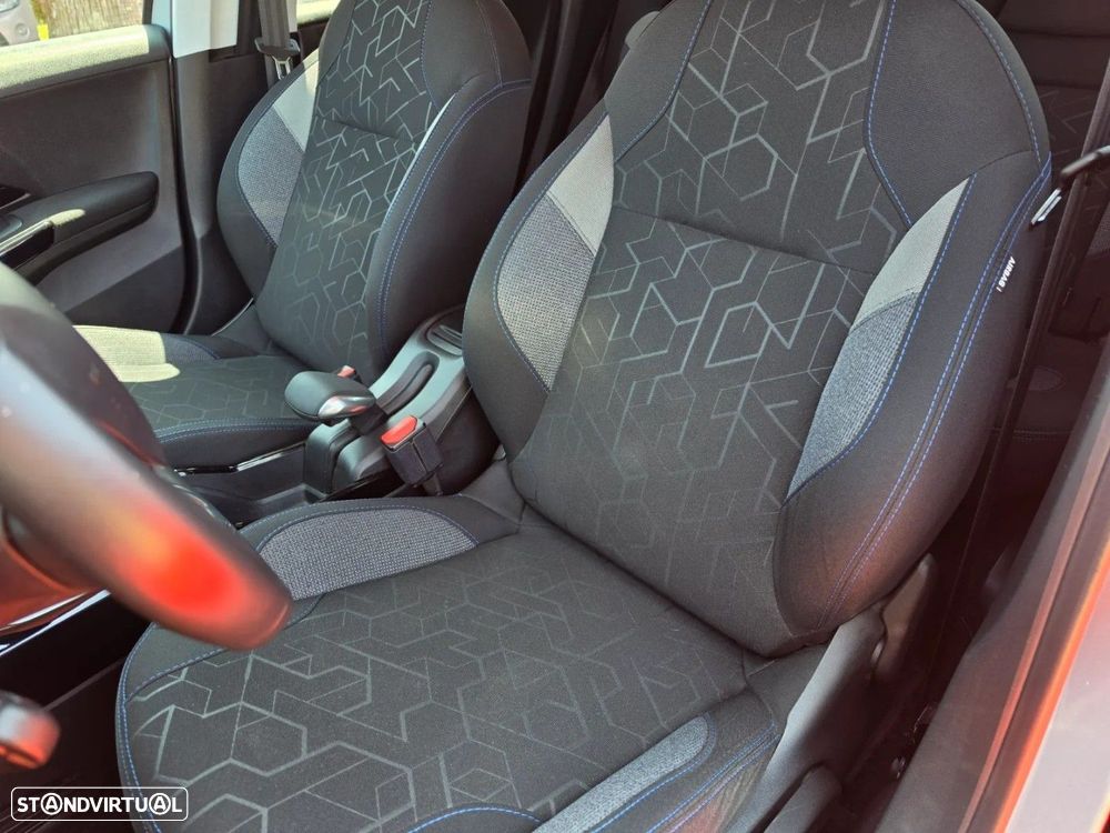 Peugeot 2008 1.2 PureTech Signature - 8