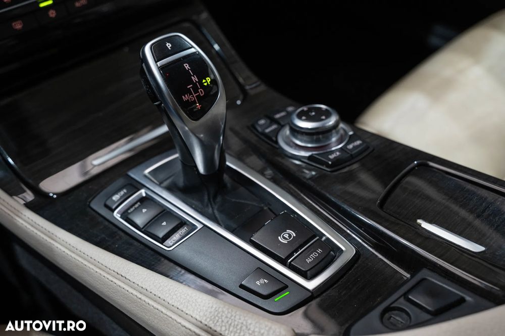 BMW Seria 5 520d Aut. Luxury Line - 15