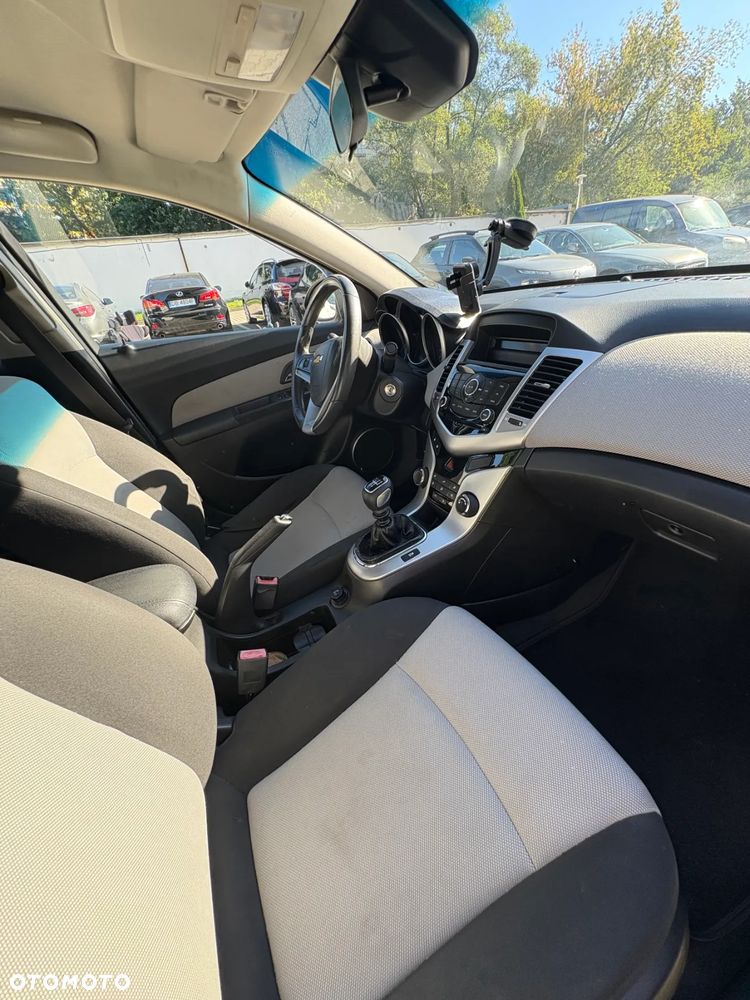 Chevrolet Cruze 1.6 LT - 14