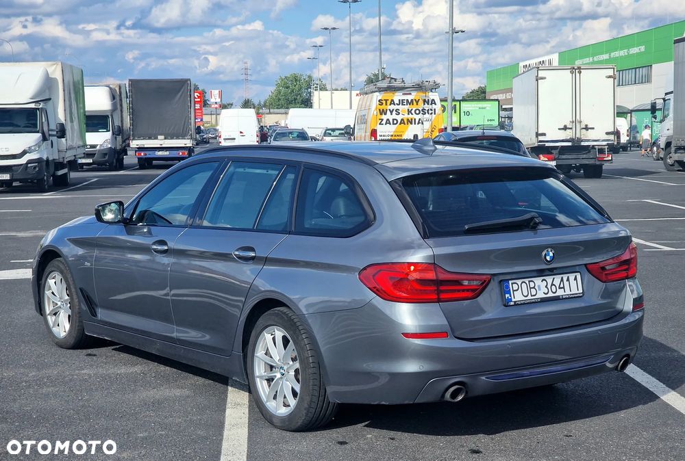 BMW Seria 5 525d Sport Line - 6