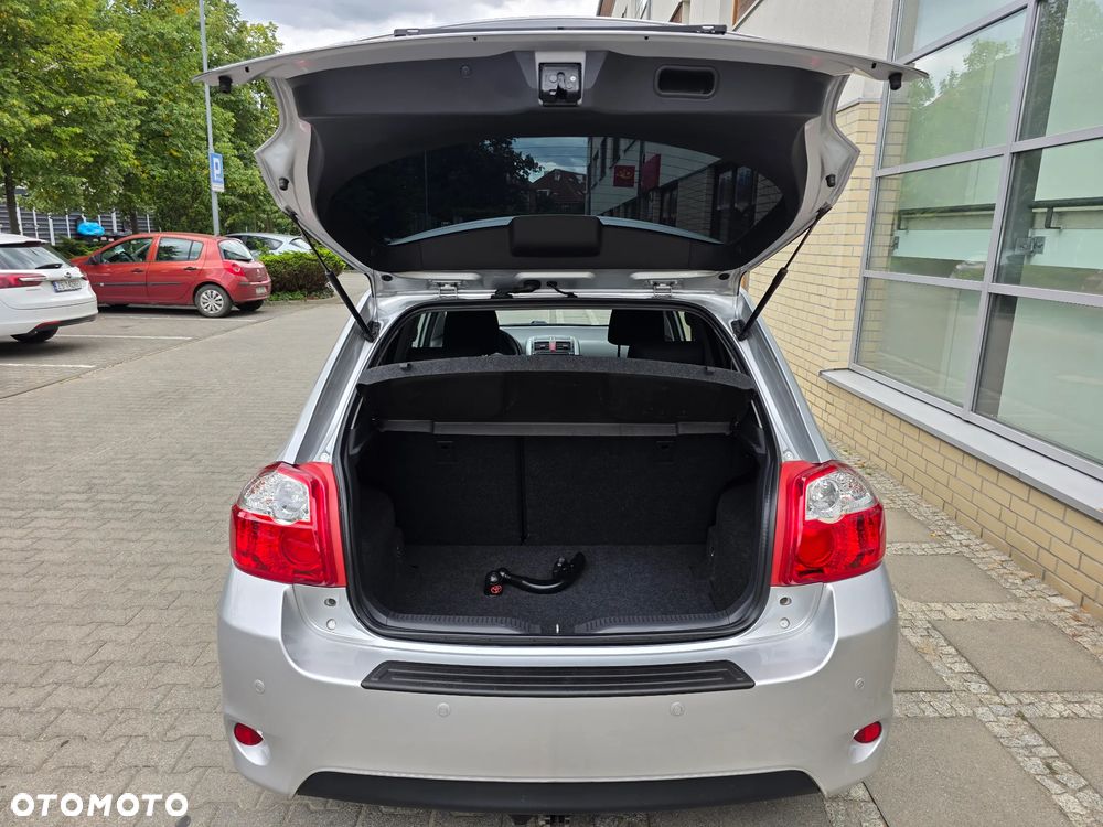 Toyota Auris - 11