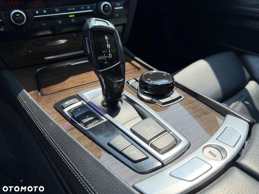 BMW Seria 7 730Ld - 33