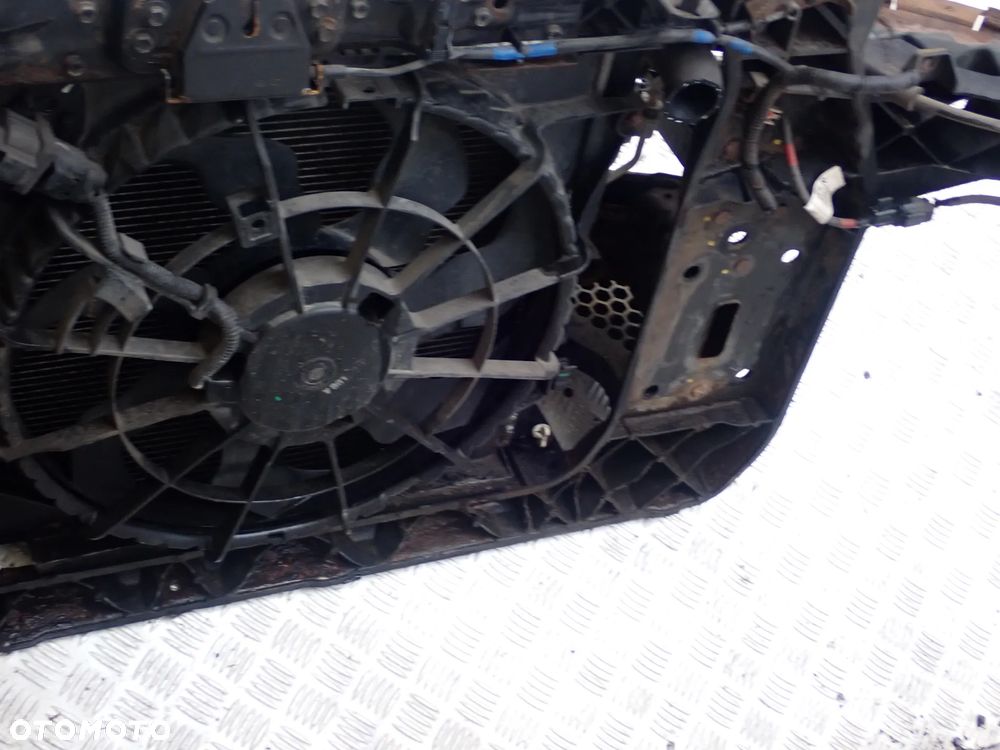 PAS PRZEDNI CHŁODNICE WENTYLATOR HYUNDAI IX 35  2.0 CRDI - 7