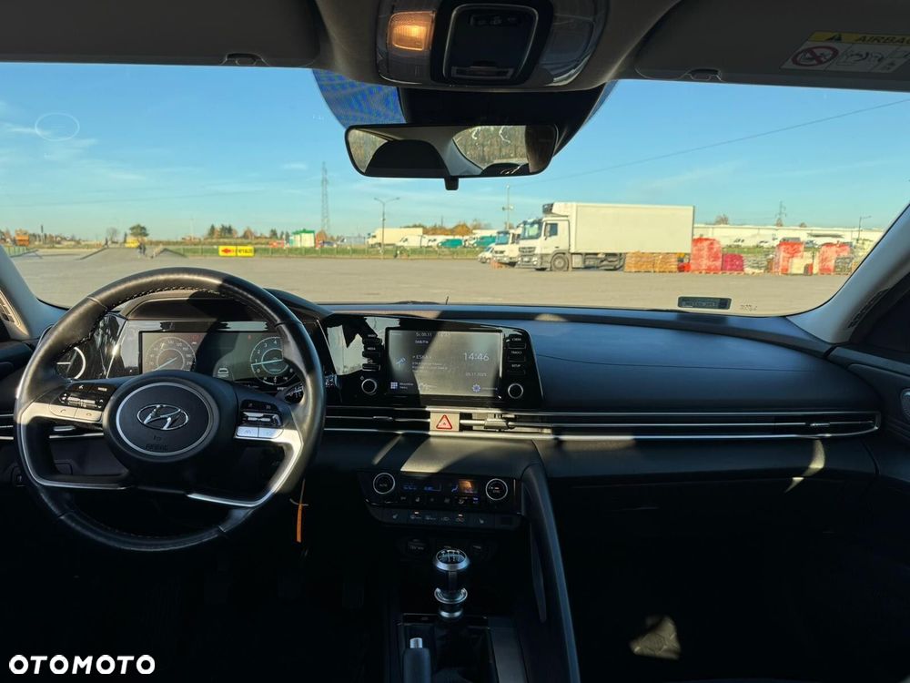 Hyundai Elantra 1.6 Smart - 21