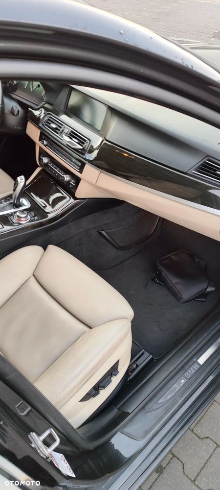 BMW Seria 5 525d xDrive - 3