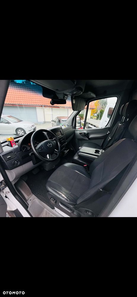 Mercedes-Benz Sprinter - 16