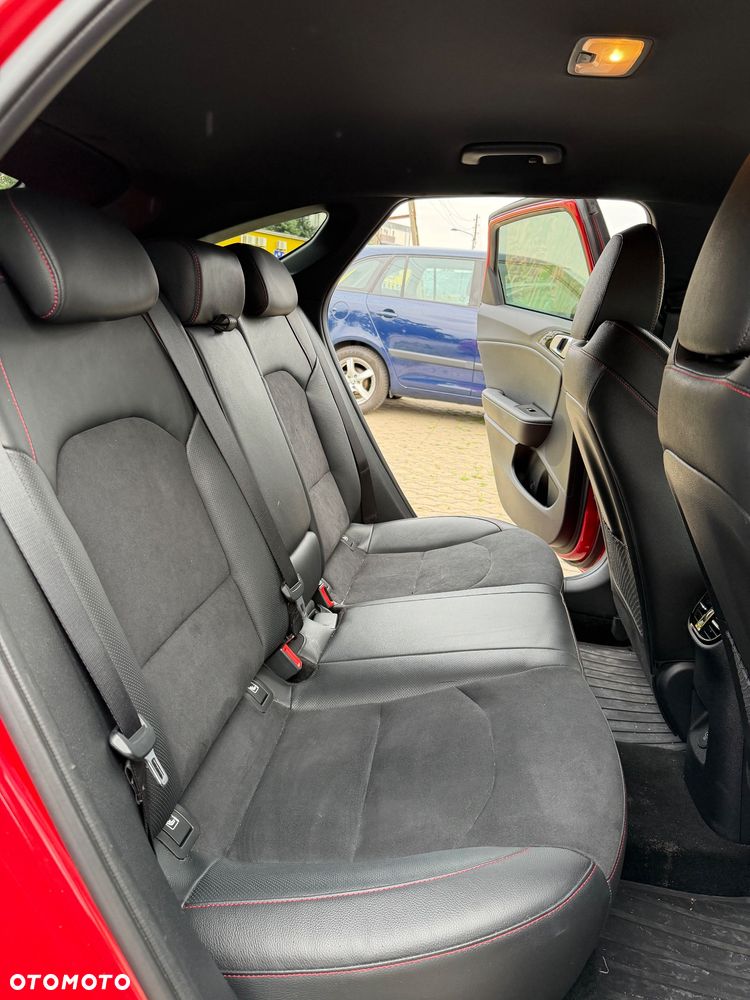 Kia ProCeed 1.6 T-GDI GT DCT - 11