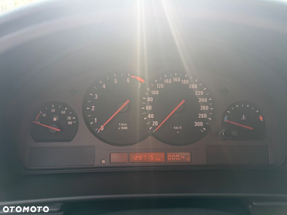 BMW Seria 8 - 16