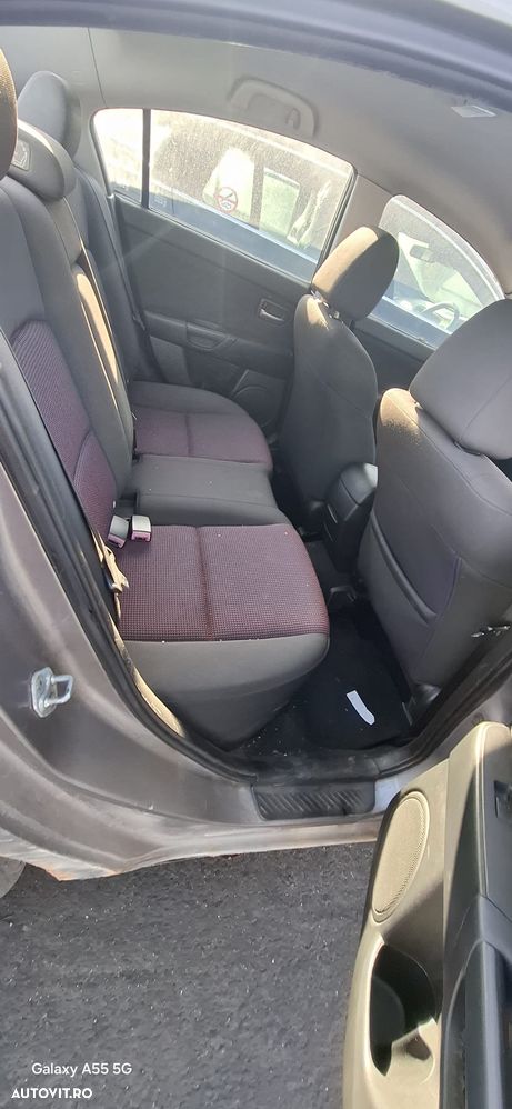 Dezmembrez Mazda 3 BK sedan limuzina - 7