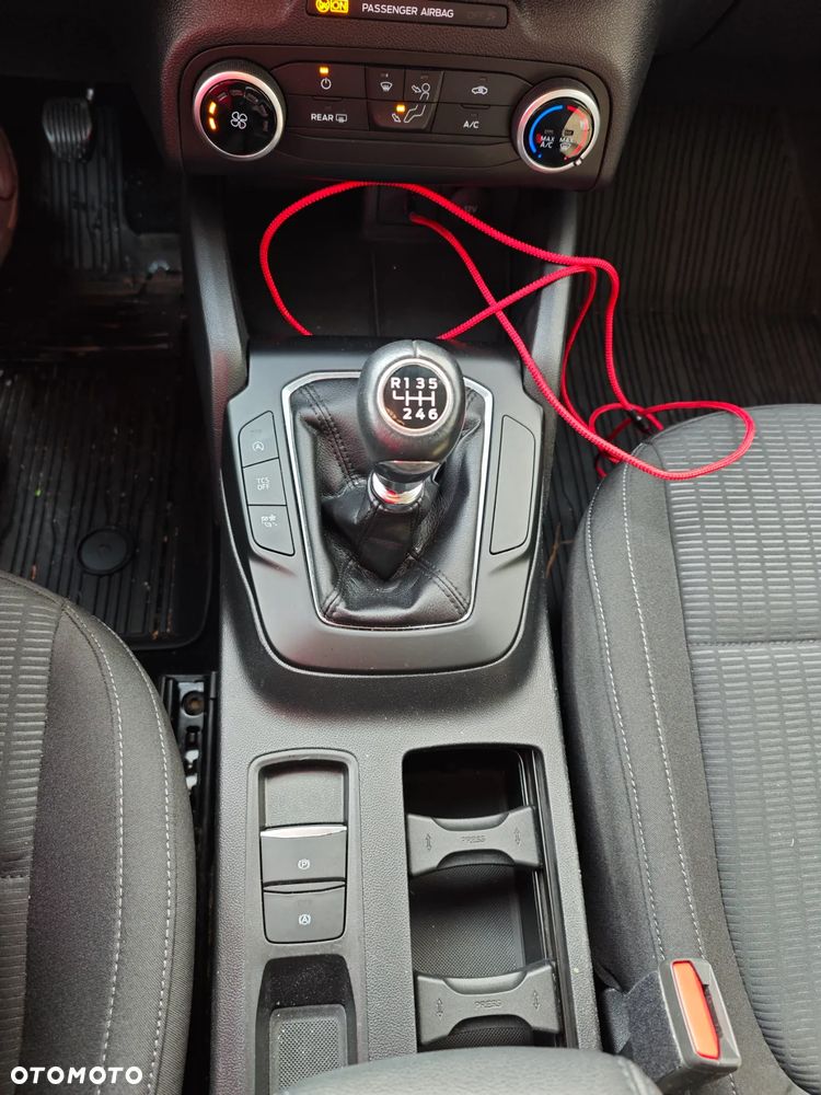 Ford Focus 1.5 EcoBlue SCR Connected - 9