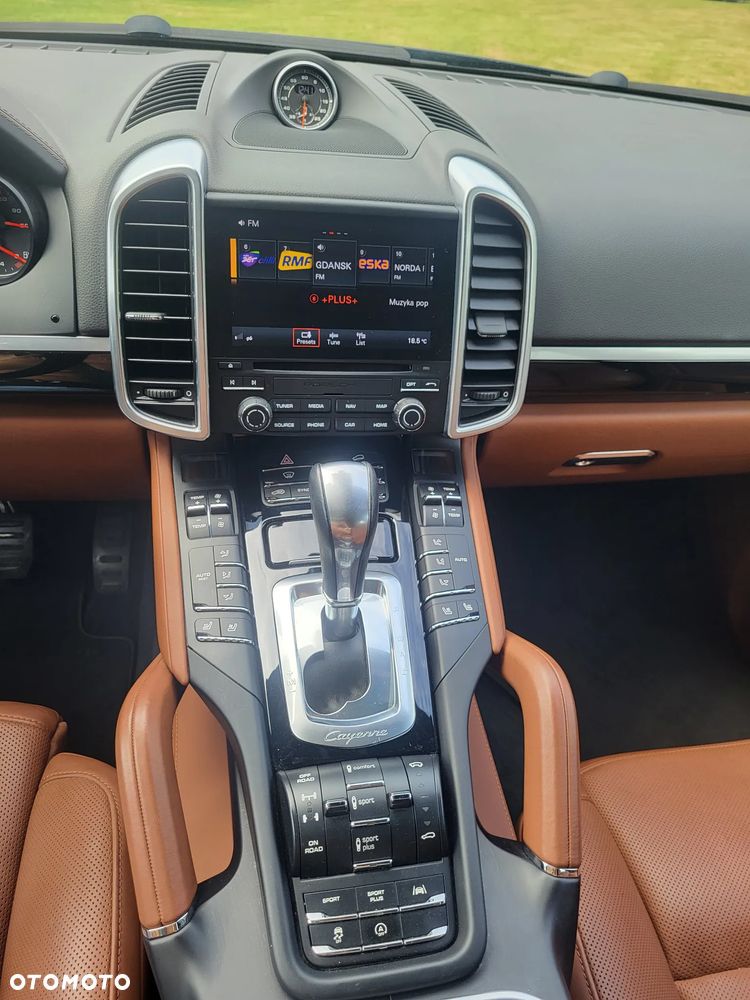 Porsche Cayenne Platinum Edition - 10