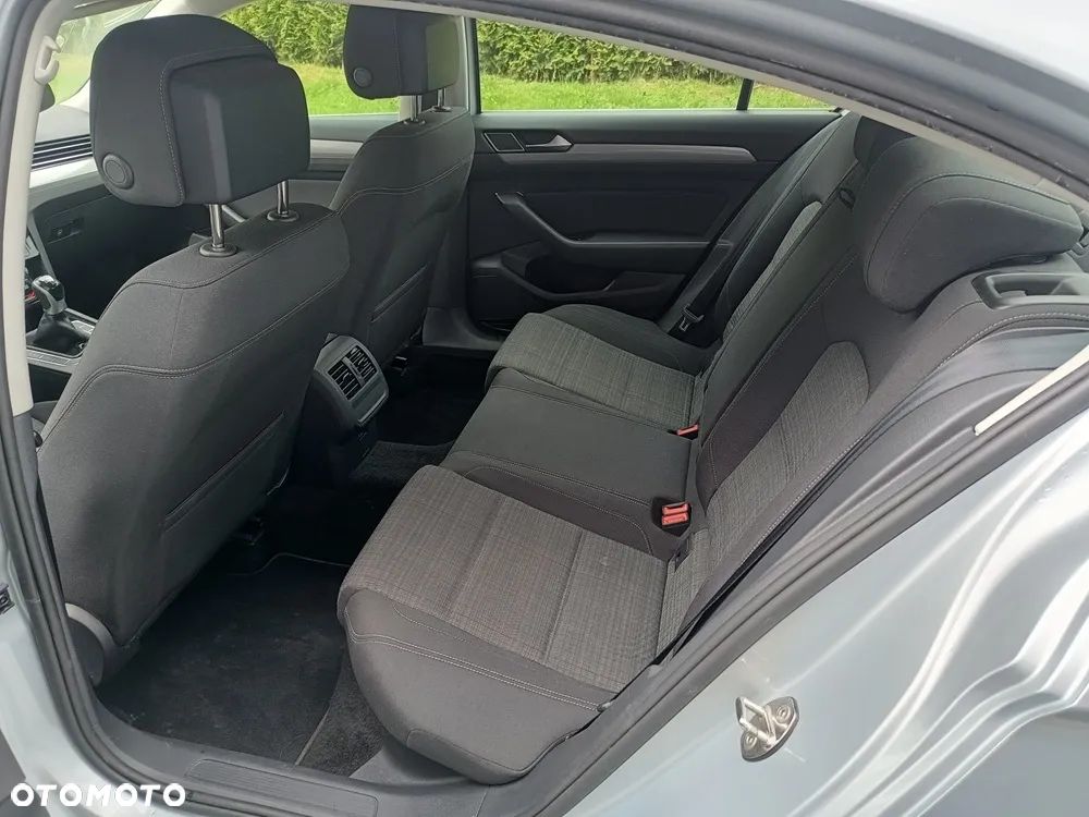Volkswagen Passat 2.0 TDI EVO Business - 10