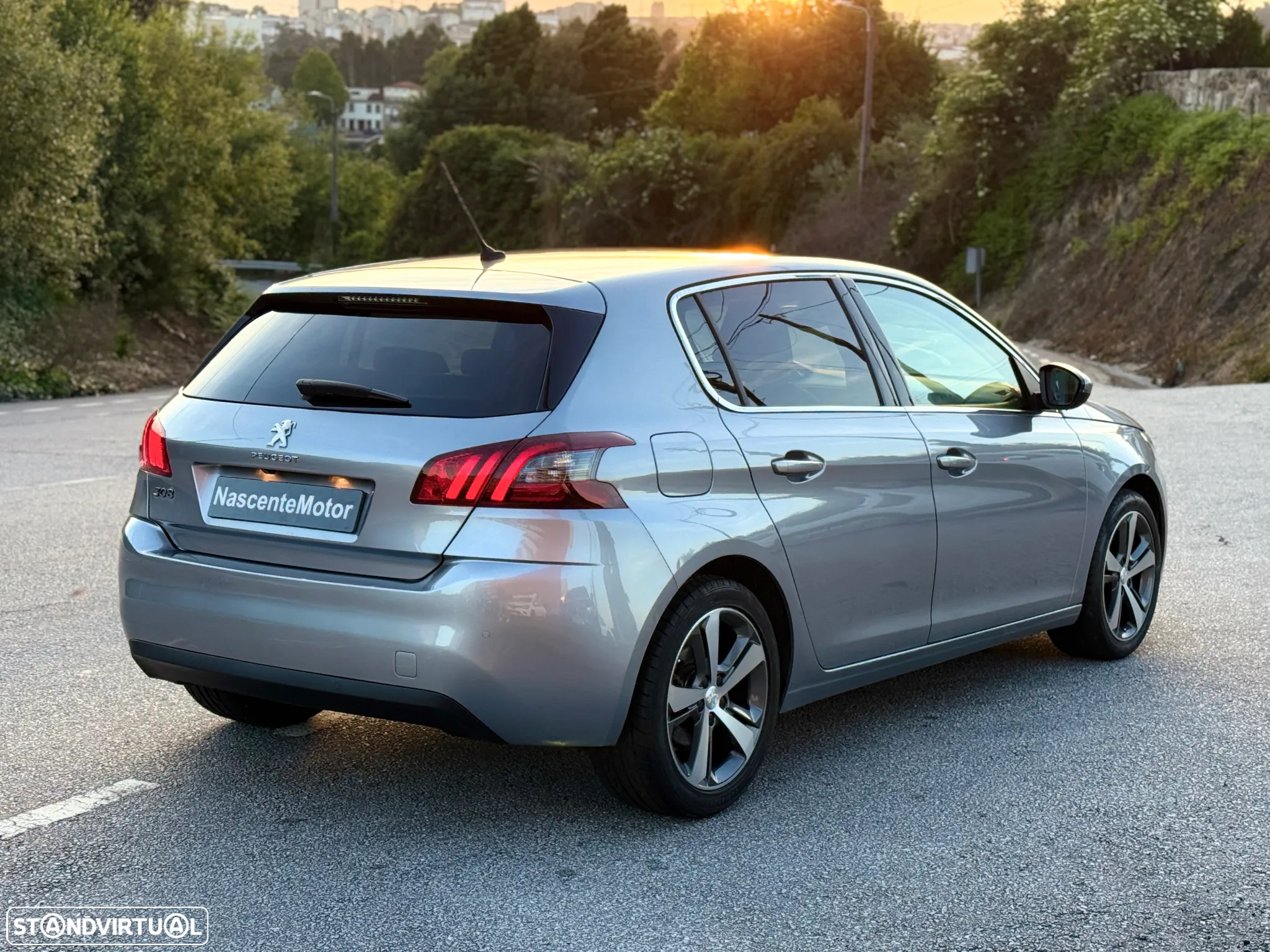 Peugeot 308 1.2 PureTech Allure EAT8 - 16