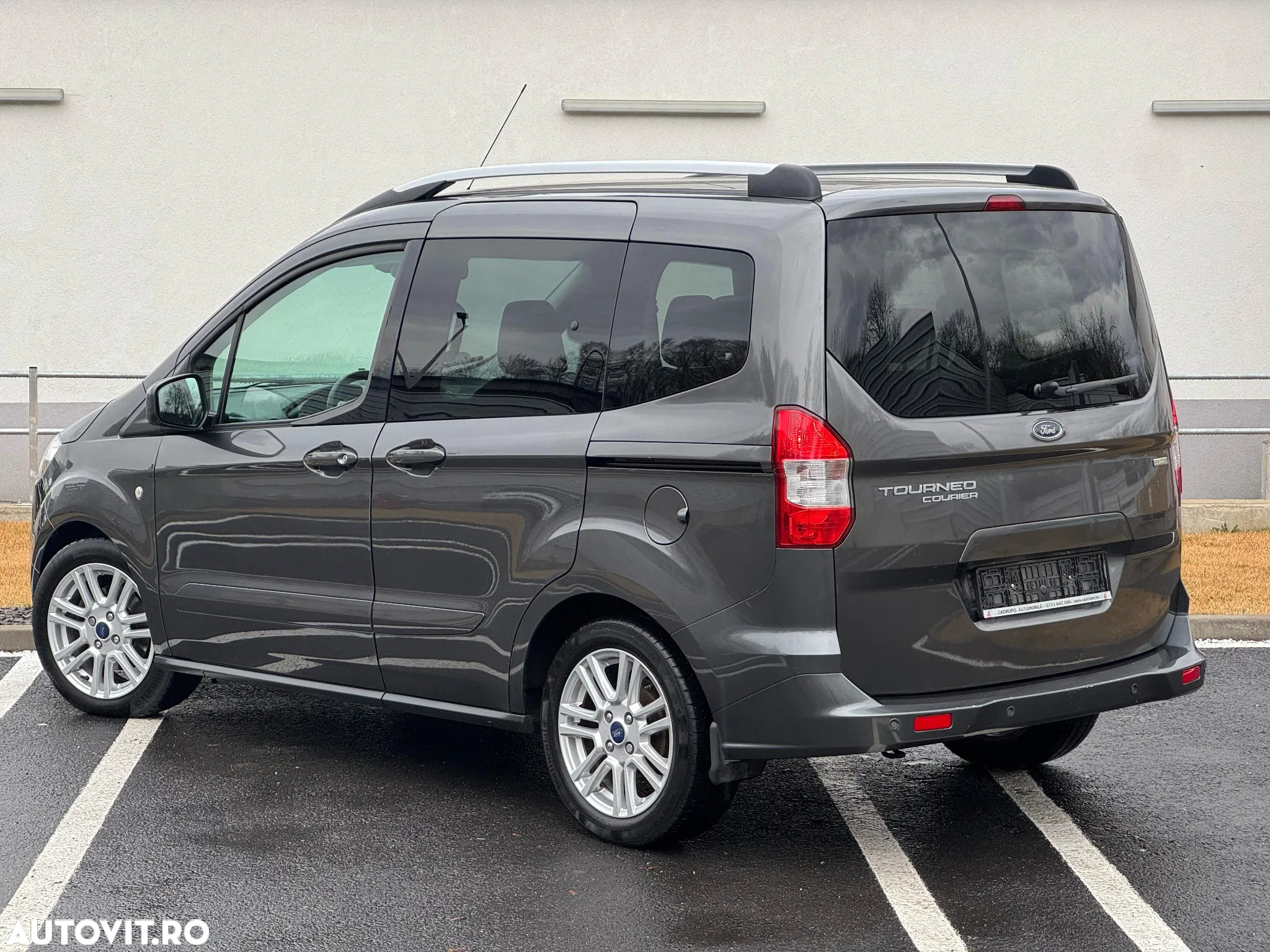 Ford Tourneo Courier 1.0 EcoBoost Titanium - 5