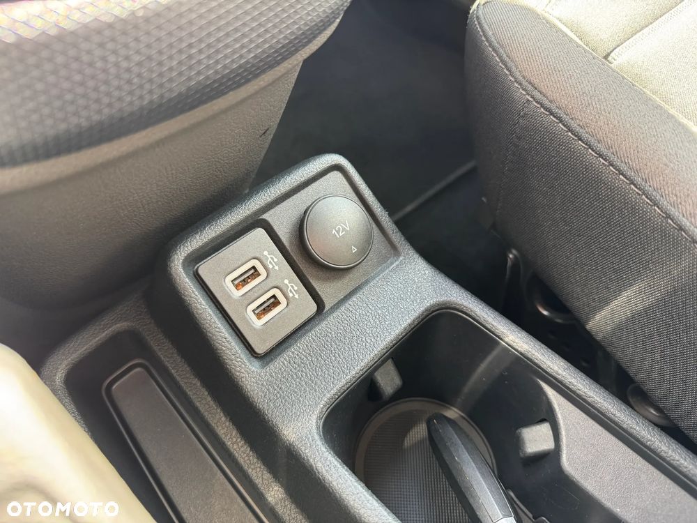 Ford Tourneo Connect Grand - 36
