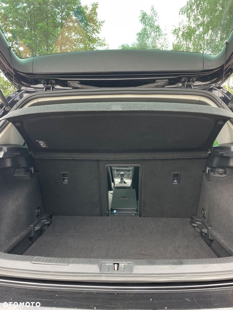 Volkswagen Golf 1.6 TDI DPF Highline - 21