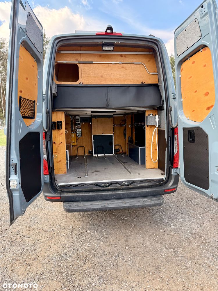 Mercedes-Benz Sprinter - 12