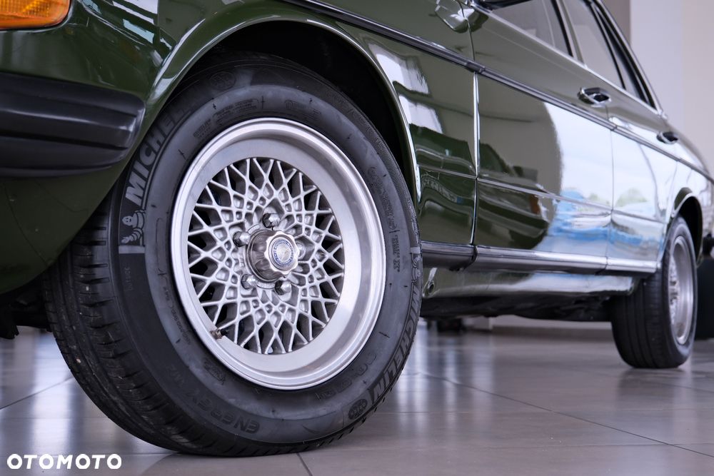 Mercedes-Benz W123 - 22