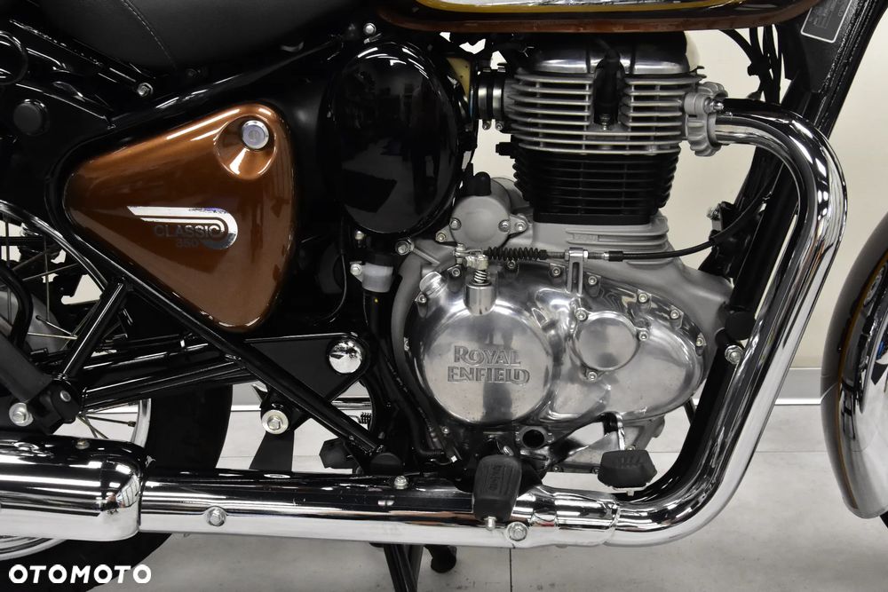 Royal Enfield Classic - 22