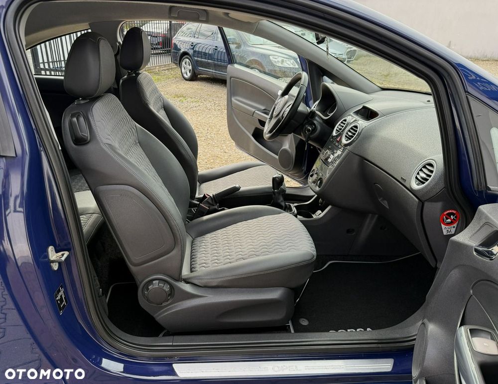 Opel Corsa 1.4 16V Cosmo - 21