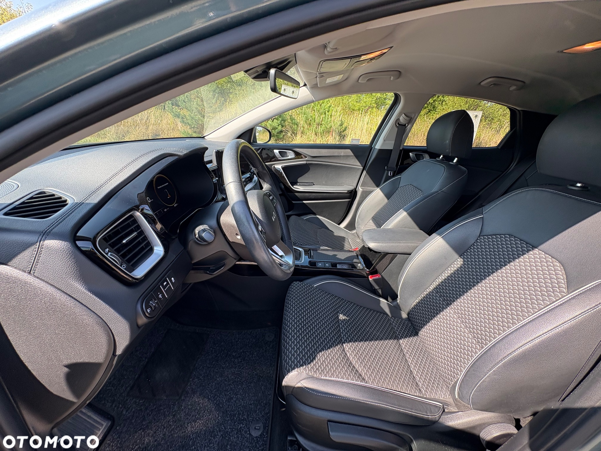 Kia XCeed 1.5 T-GDI Business Line DCT - 16