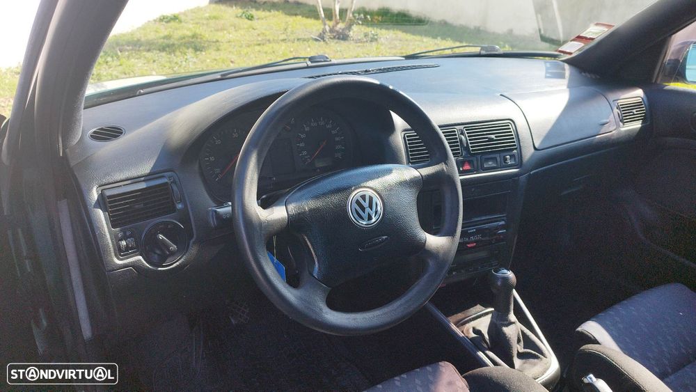 VW Golf - 5
