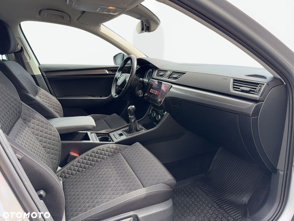 Skoda Superb 2.0 TDI SCR Ambition - 37