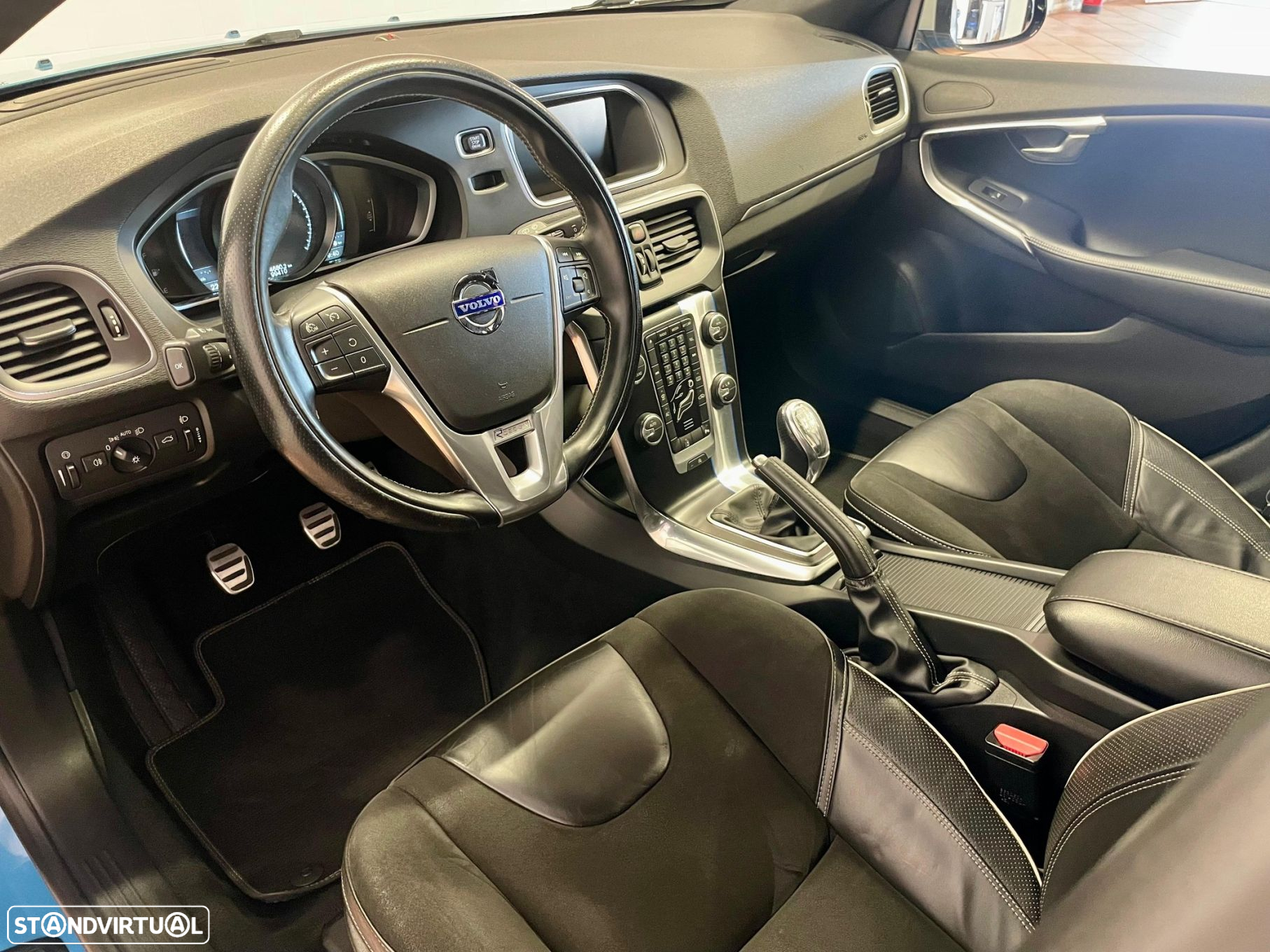 Volvo V40 1.6 D2 R-Design - 15