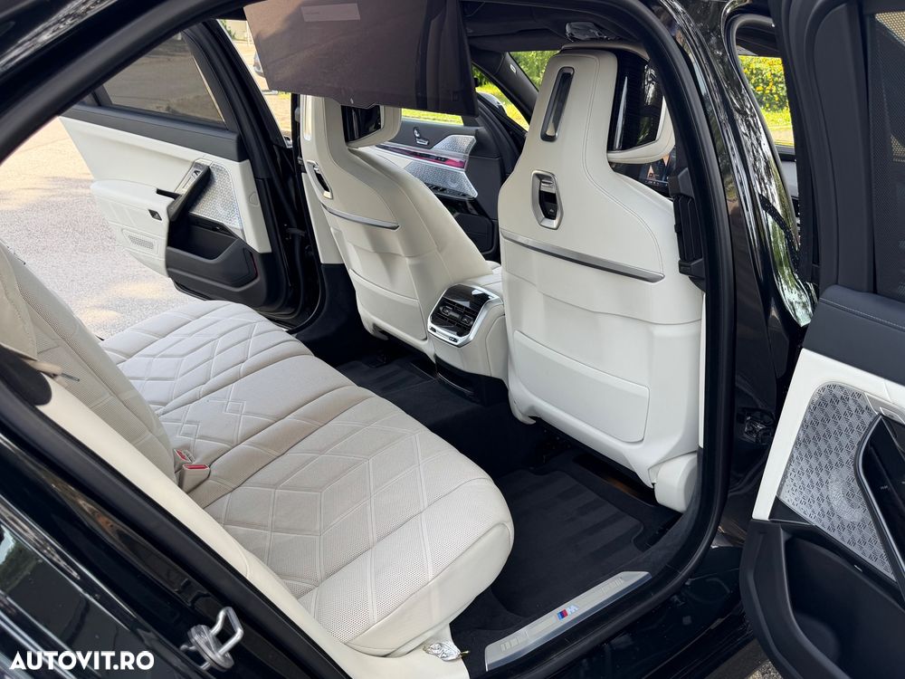 BMW Seria 7 - 8