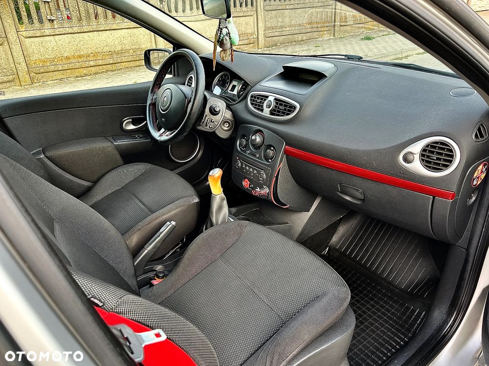 Renault Clio - 7