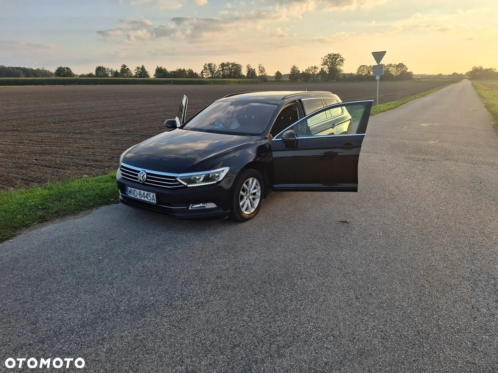 Volkswagen Passat - 1