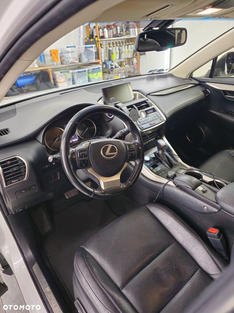 Lexus NX 300h Prestige AWD - 6