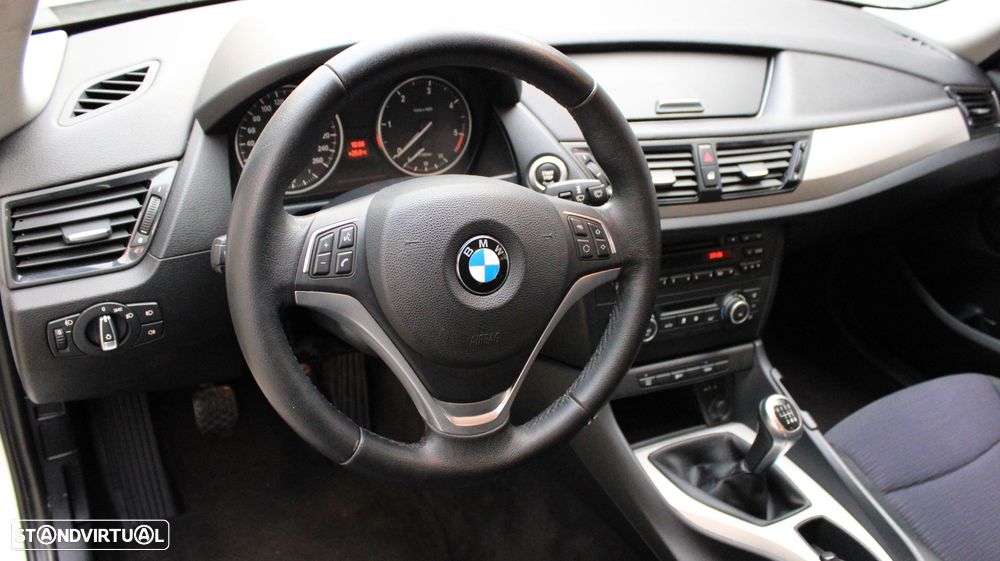 BMW X1 sDrive18d Sport Line - 17