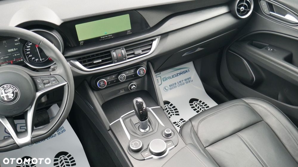 Alfa Romeo Stelvio - 10